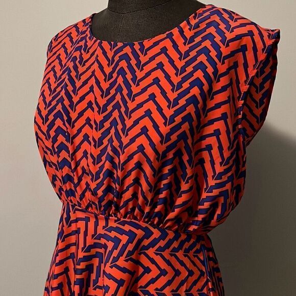 Anthropologie Paper Crane Women's Red Chevron Sleeveless Peplum Blouse - Picture 2 of 9